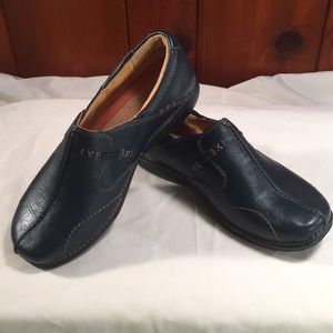 Women’s Clarks slip on shoe size 6